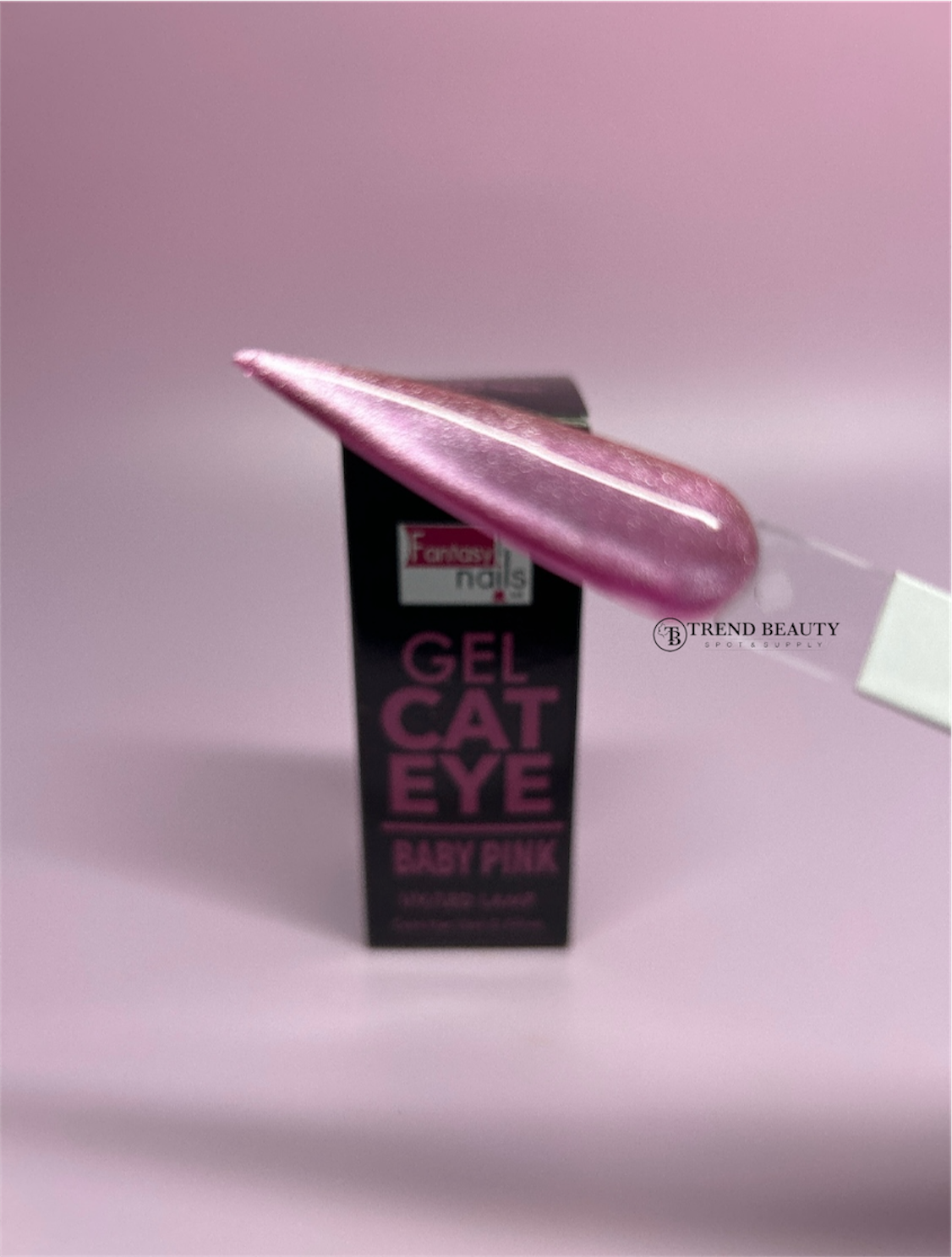 Cat eye baby Pink fantasy nails